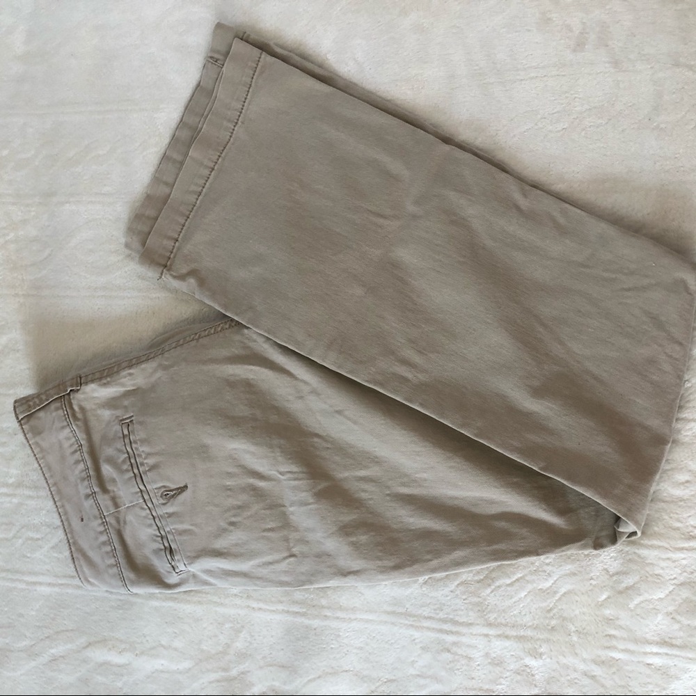 American eagle khakis size 2 short